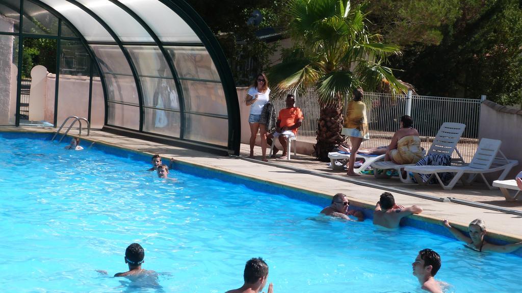 Camping La Vidaresse Sainte-Anastasie-sur-Issole Exterior photo