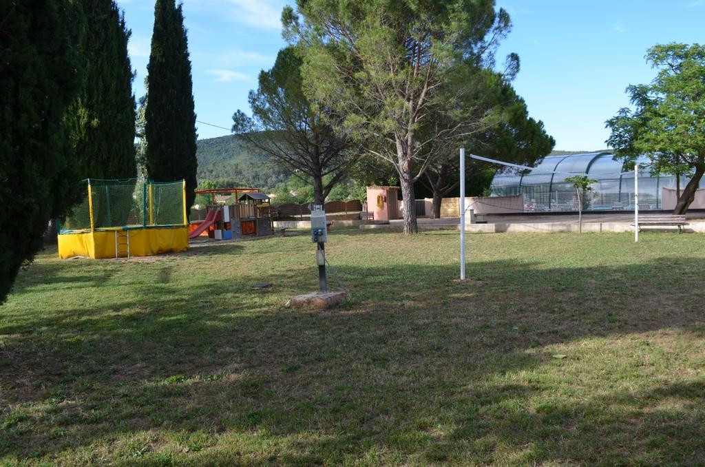 Camping La Vidaresse Sainte-Anastasie-sur-Issole Exterior photo