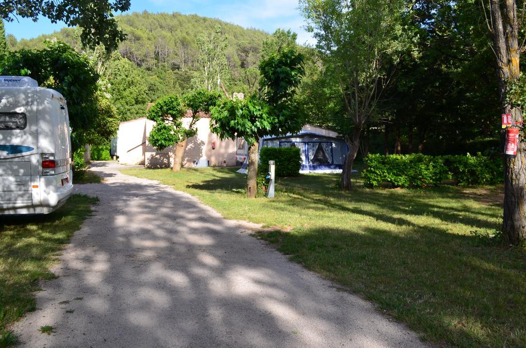 Camping La Vidaresse Sainte-Anastasie-sur-Issole Exterior photo