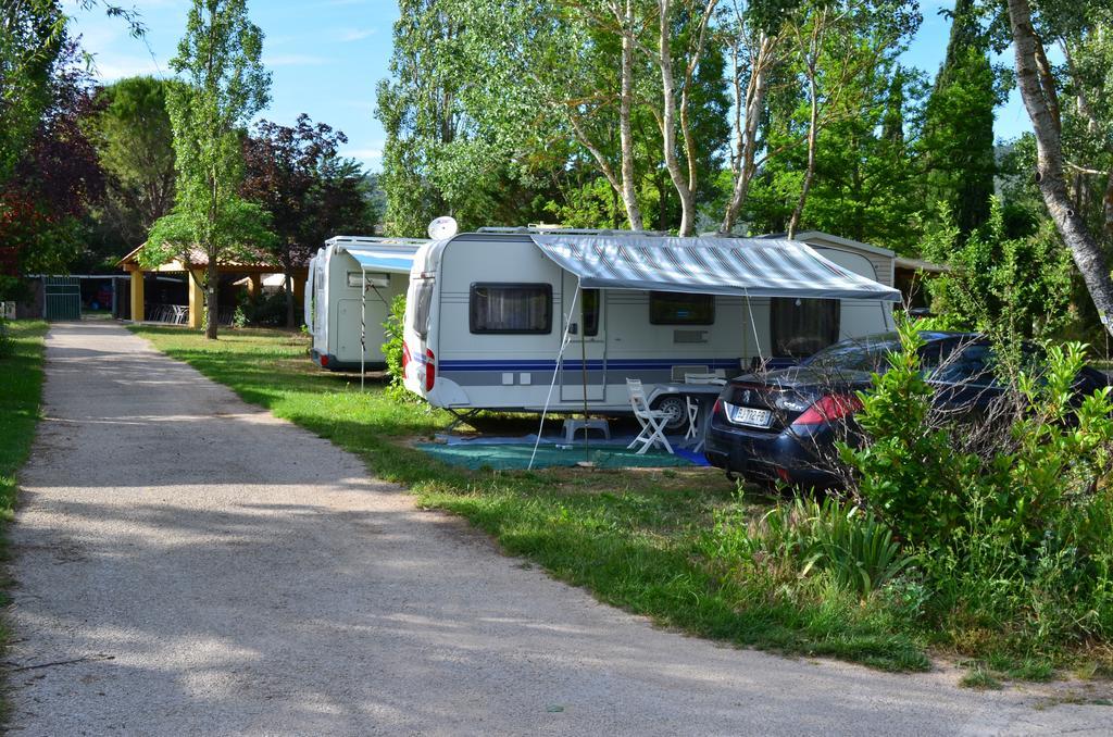 Camping La Vidaresse Sainte-Anastasie-sur-Issole Exterior photo