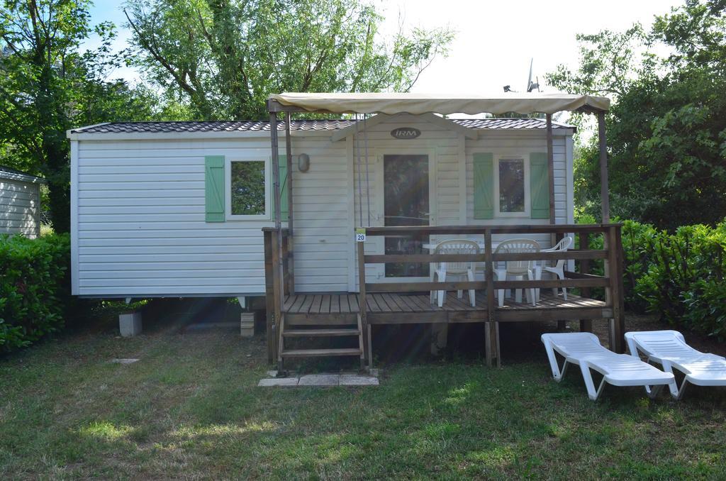 Camping La Vidaresse Sainte-Anastasie-sur-Issole Exterior photo