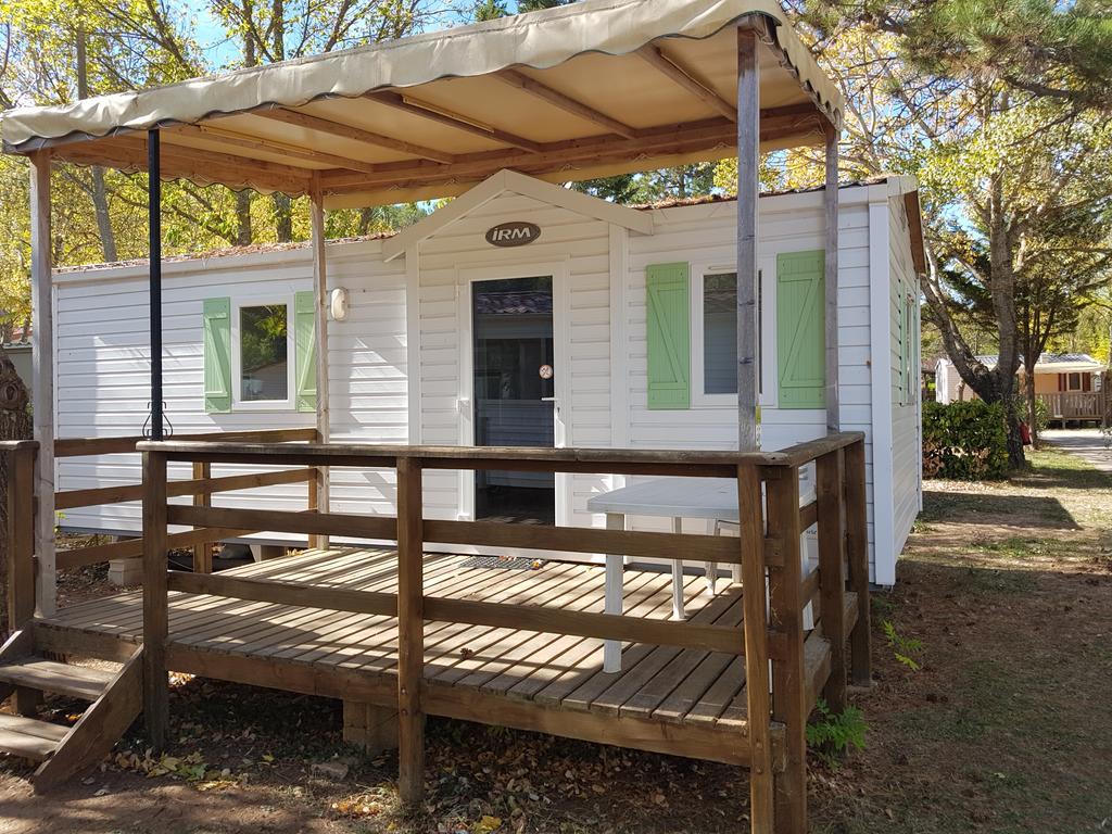 Camping La Vidaresse Sainte-Anastasie-sur-Issole Exterior photo