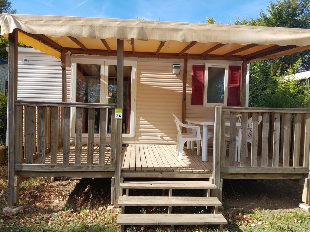 Camping La Vidaresse Sainte-Anastasie-sur-Issole Exterior photo