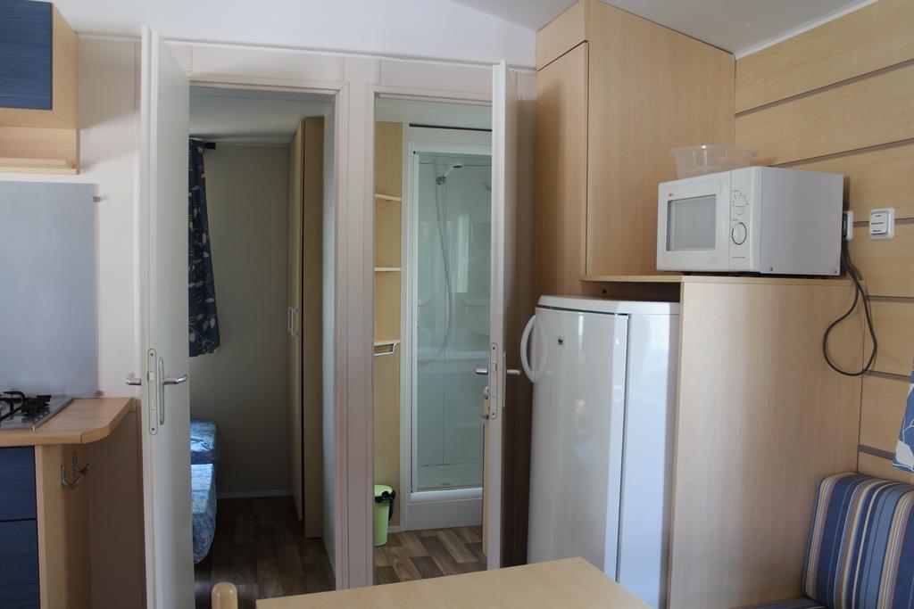 Camping La Vidaresse Sainte-Anastasie-sur-Issole Exterior photo