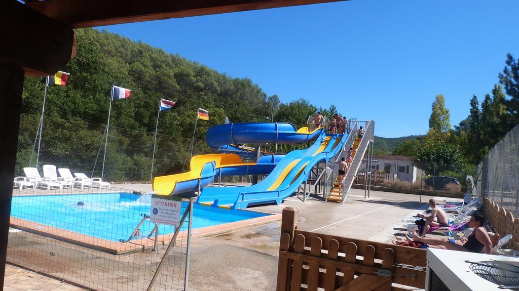Camping La Vidaresse Sainte-Anastasie-sur-Issole Exterior photo