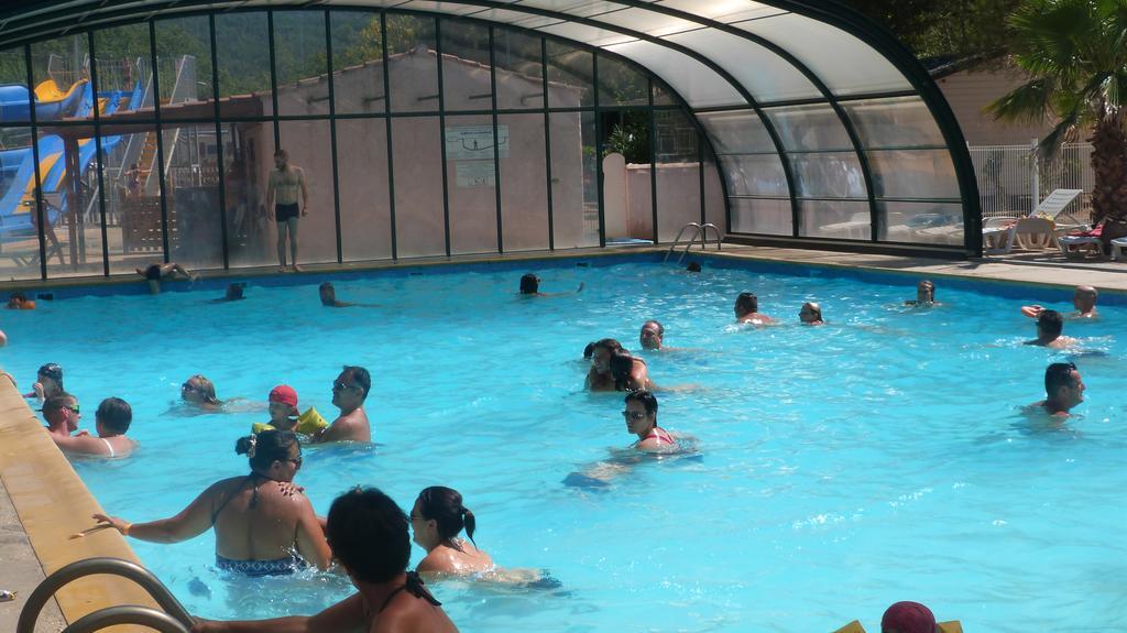 Camping La Vidaresse Sainte-Anastasie-sur-Issole Exterior photo